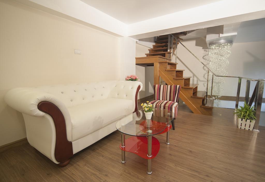 Oyo 1093 De Nawarat Chiang Mai Boutique Apartment Exterior photo
